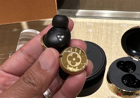 lv horizon earphones price|louis vuitton horizon light up black.